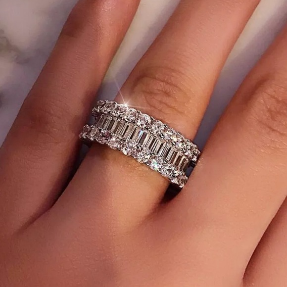 NEW💍18K Gold Baguette Round Diamond Ring - Picture 2 of 6